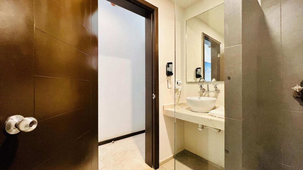 Hotel Mayari Holbox Ngoại thất bức ảnh Bathroom of a hotel room